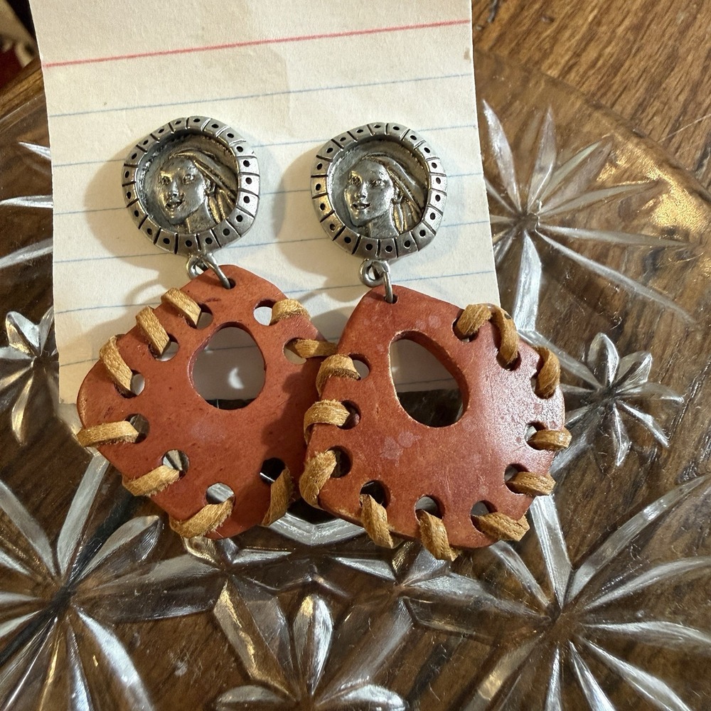 VTG Disney's Pocahontas Earrings